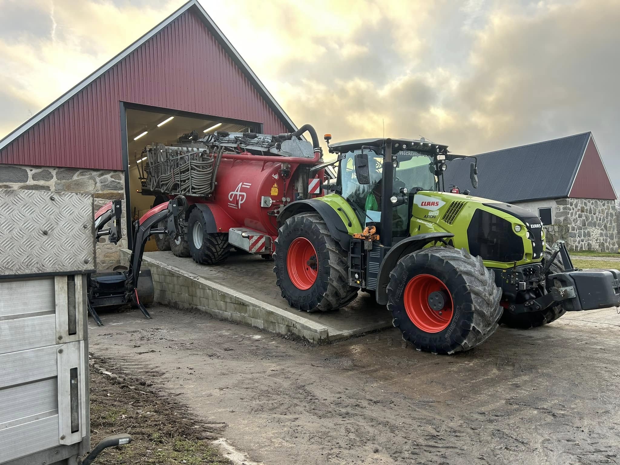 AP gyllevogn ved værksted til service hos ES Service i Nordjylland